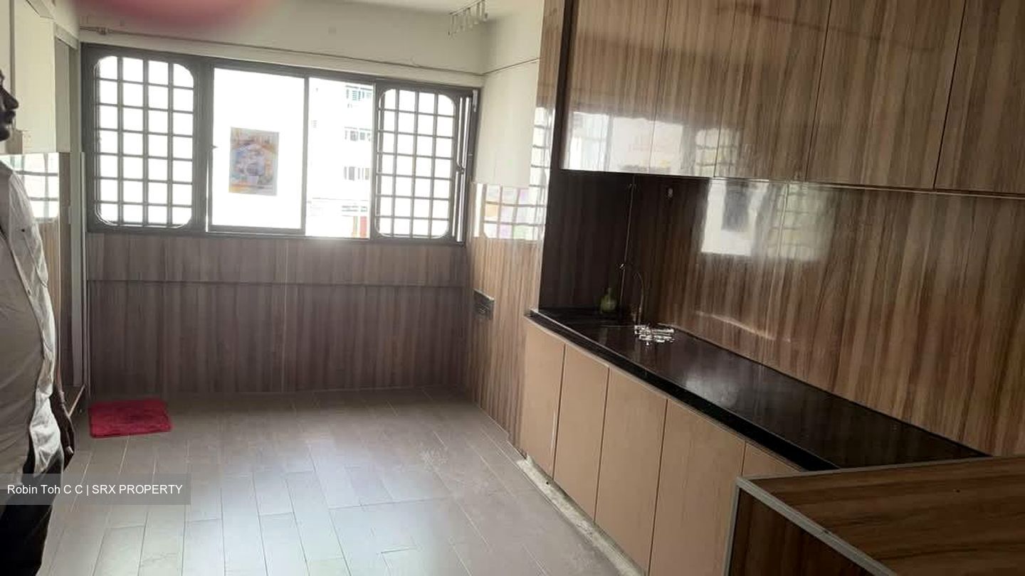 Hougang Avenue 1 (D19), Shop House #589163221